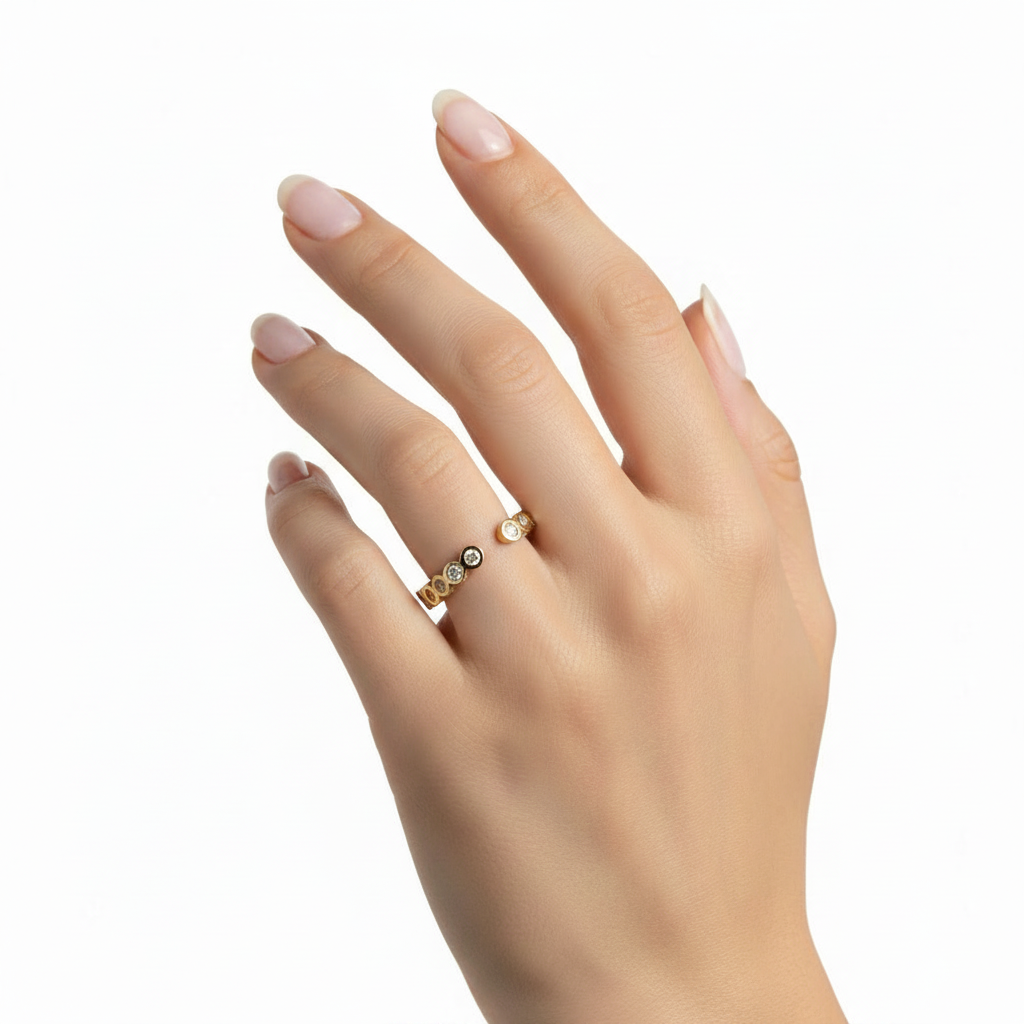 Anillo abierto en mano