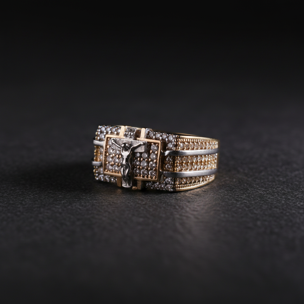 Anillo banda diamantes buckle editorial
