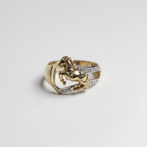 Anillo caballo rampante fondo blanco