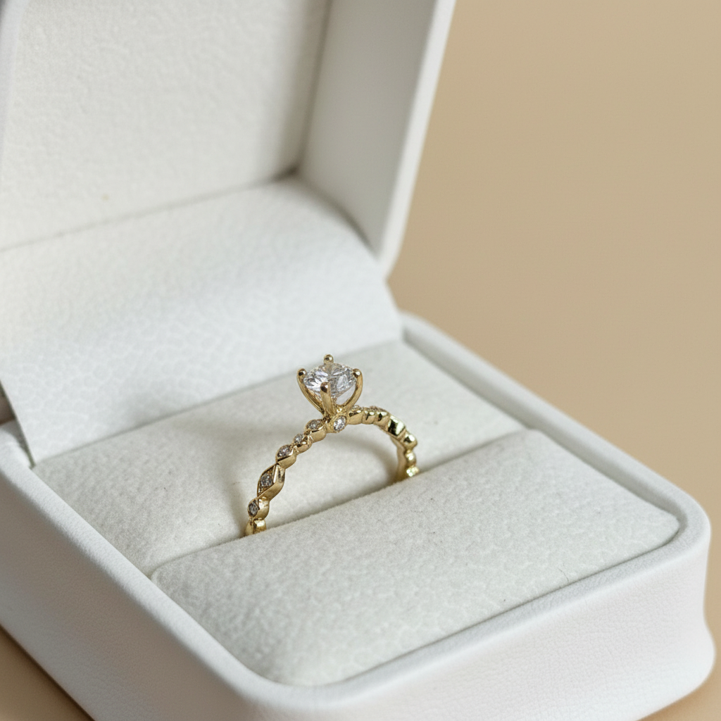 Anillo cadena marquise en caja beige