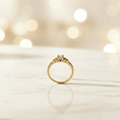Anillo compromiso oro diamante - editorial luxury