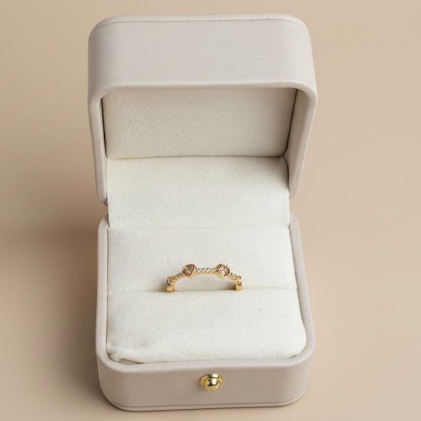Anillo con corazones y diamantes mejorado