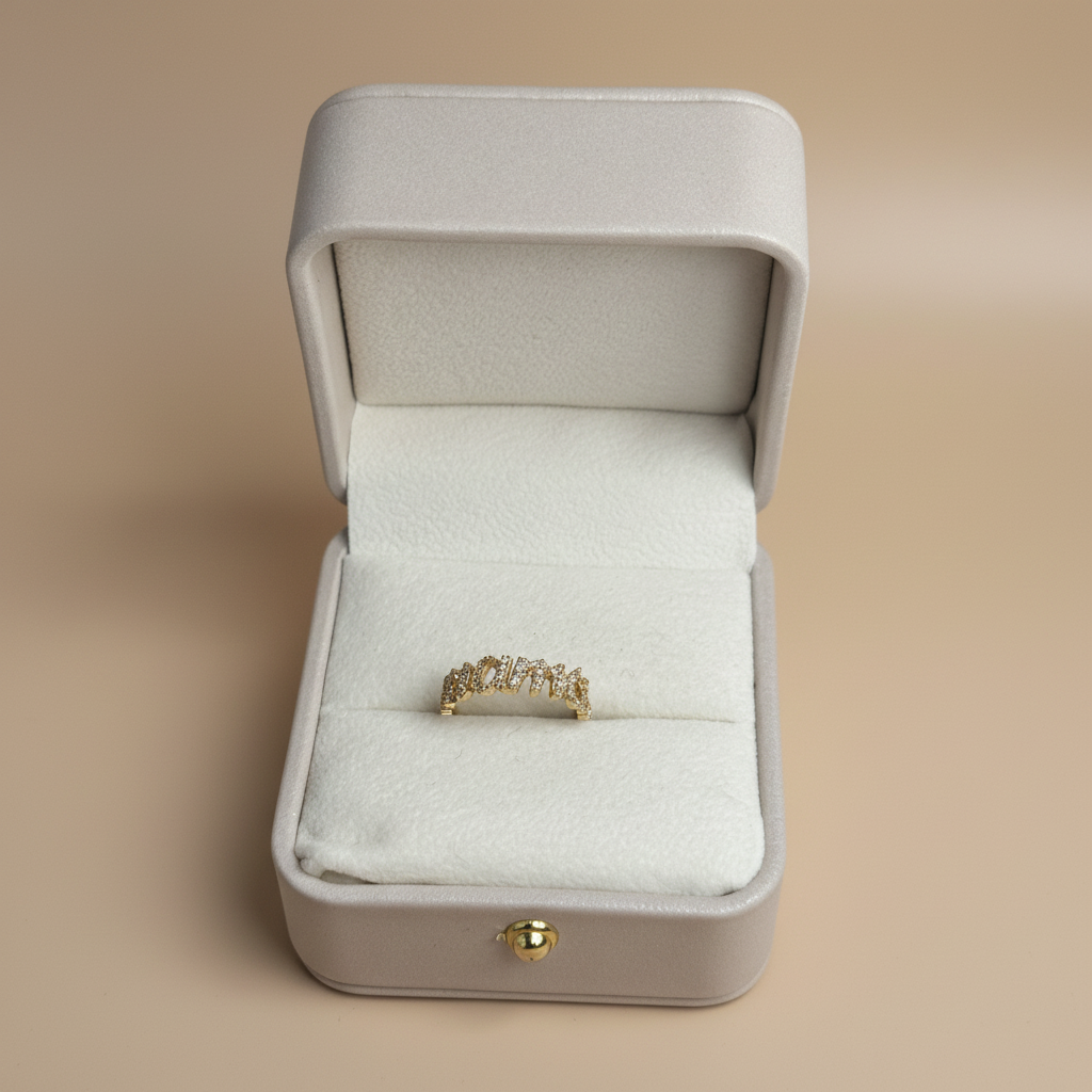Anillo con coronas y diamantes - formato cuadrado
