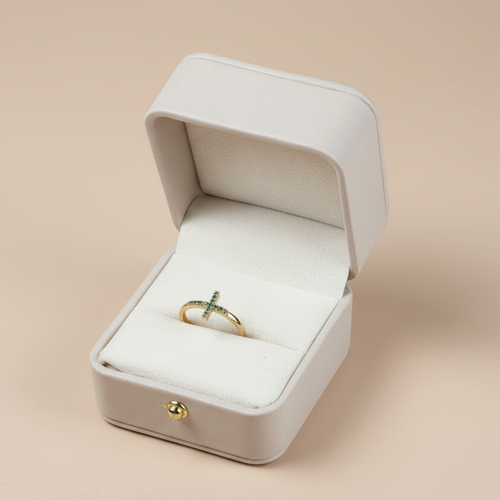 Anillo con cruz de diamantes mejorado