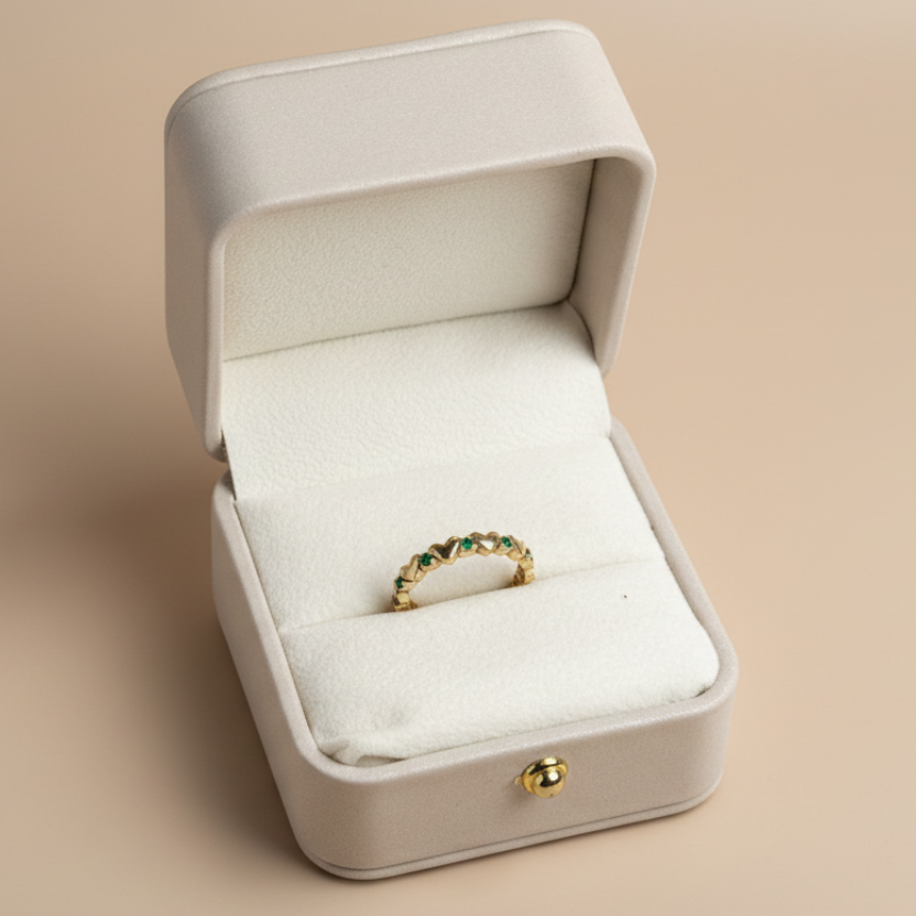 Anillo con diseño floral mejorado