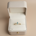 Anillo con piedra azul marquesa mejorado