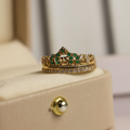 Anillo Corona 15 Esmeraldas - Formato cuadrado oro vibrante