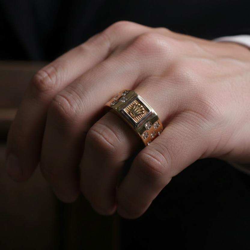 Anillo corona hacia el este en mano