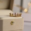 Anillo Corona Minimalista - Formato cuadrado tono cálido