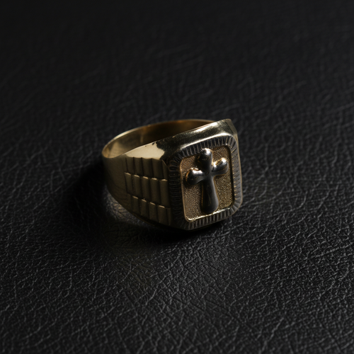 Anillo cruz cuadrado cuero mate