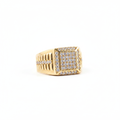 Anillo cuadrado diamantes fondo blanco