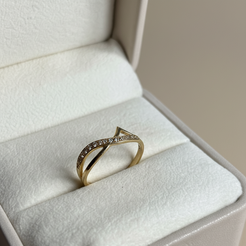 Anillo de oro en caja - vista detallada
