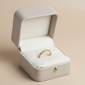 Anillo delgado con diamantes mejorado