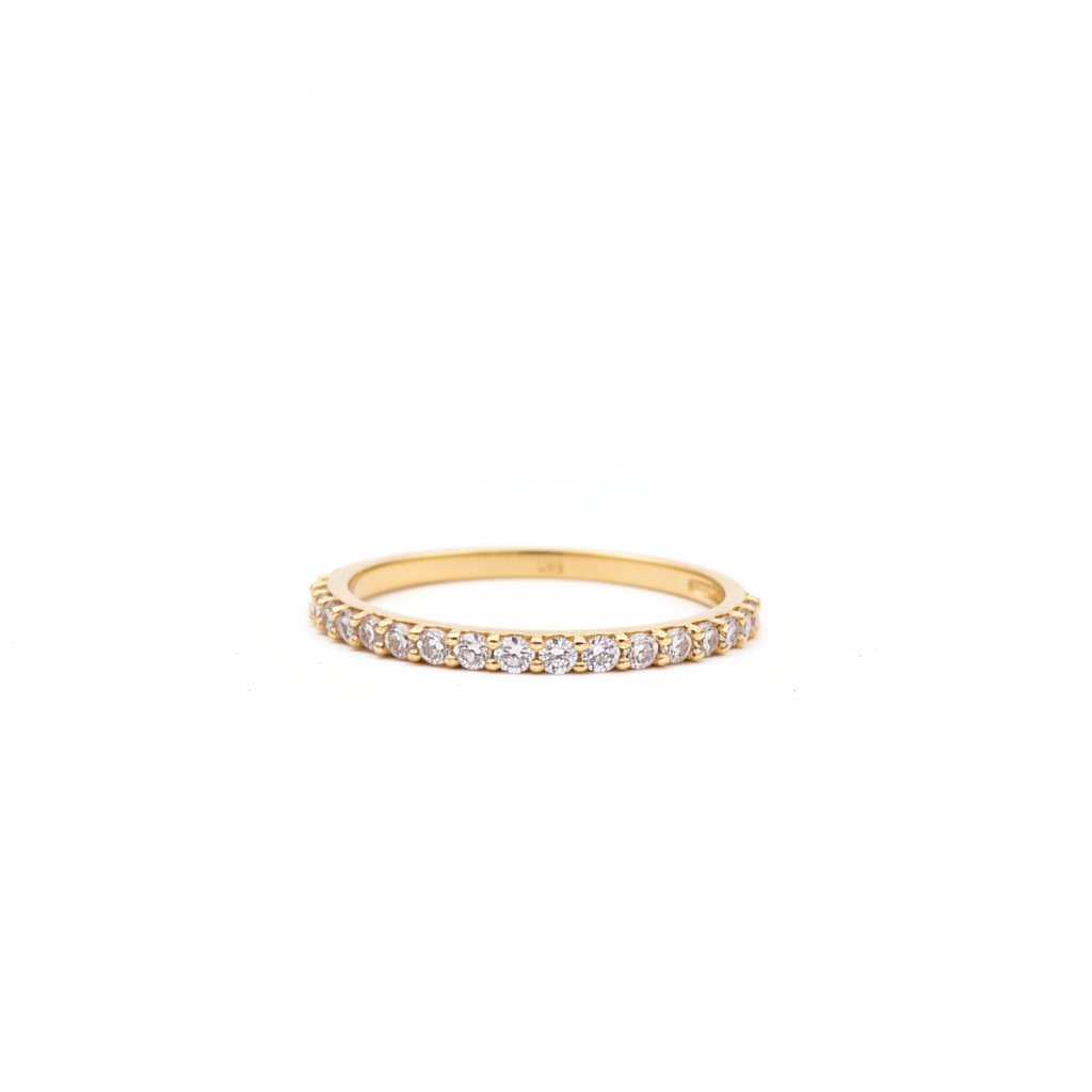 Anillo diamantes pavé oro fondo blanco
