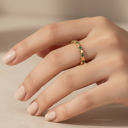 Anillo diseño exacto en mano
