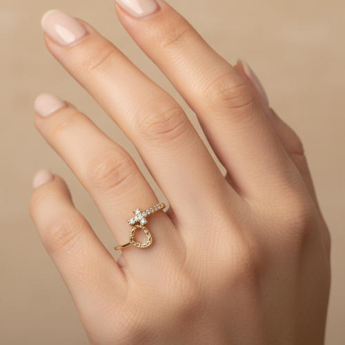 Anillo diseño exacto en mano