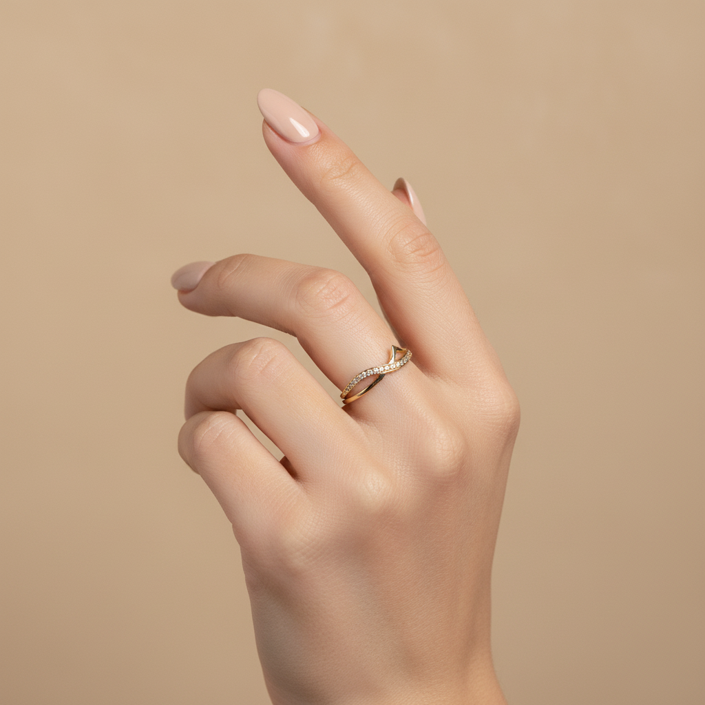 Anillo en mano delicada