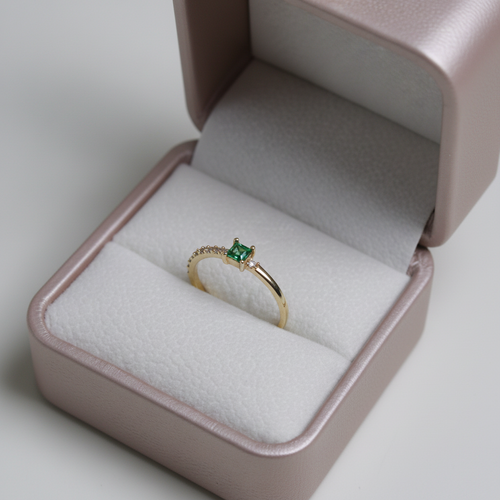 Anillo esmeralda cuadrada - caja