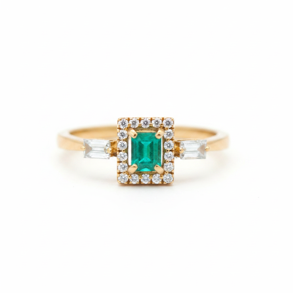 Anillo Esmeralda Halo Diamantes – Product Shot Fondo Blanco