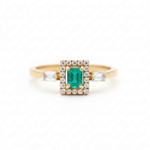 Anillo Esmeralda Halo Diamantes – Product Shot Fondo Blanco