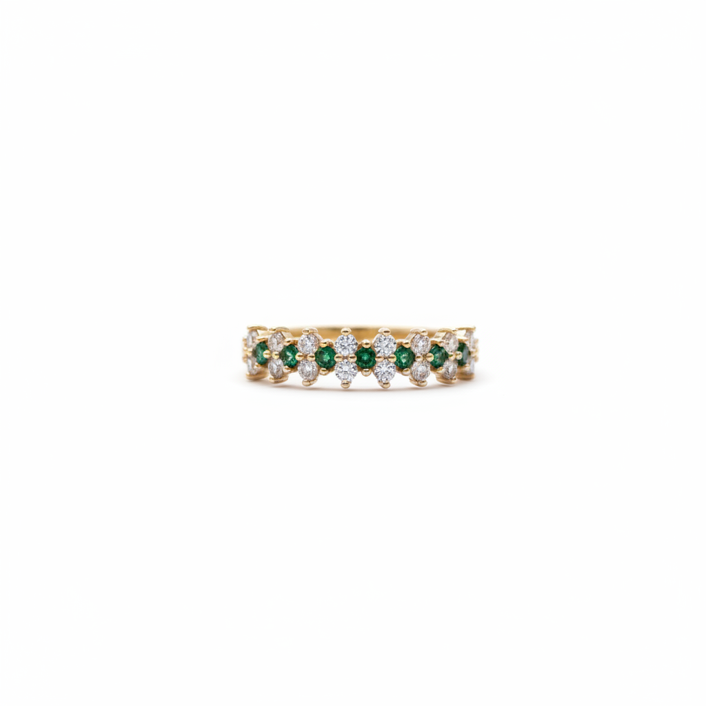 Anillo esmeraldas diamantes flores fondo blanco