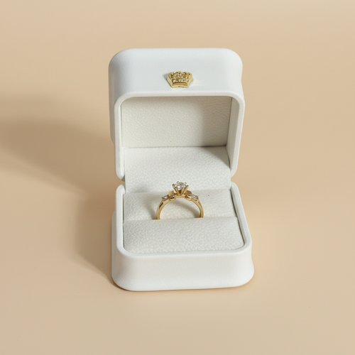 Anillo five stone en caja beige