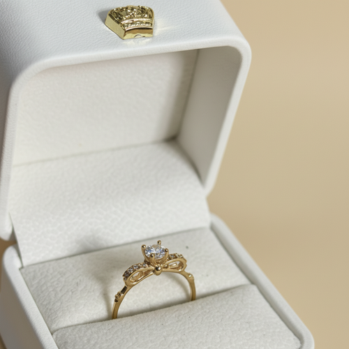 Anillo hombros decorativos en caja beige