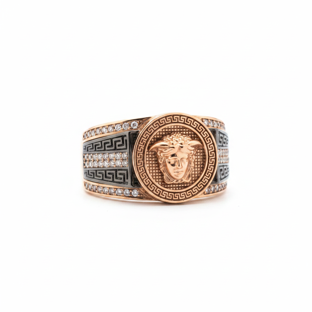 Anillo Medusa fondo blanco