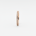 Anillo oro rosa diamantes milgrain fondo blanco