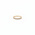 Anillo pavé diamantes fondo blanco