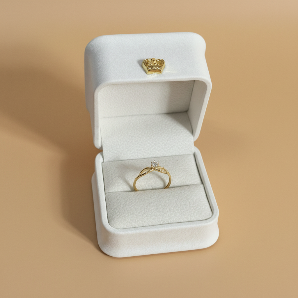 Anillo solitario fondo beige cuadrado