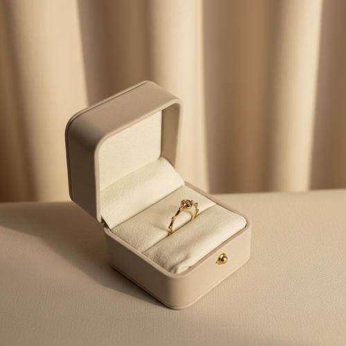 Anillo trenzado con diamante mejorado