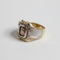 Anillo Virgen fondo blanco