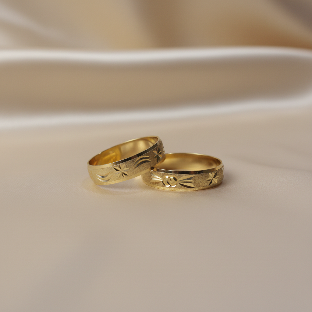 Anillos estrellas sobre seda beige