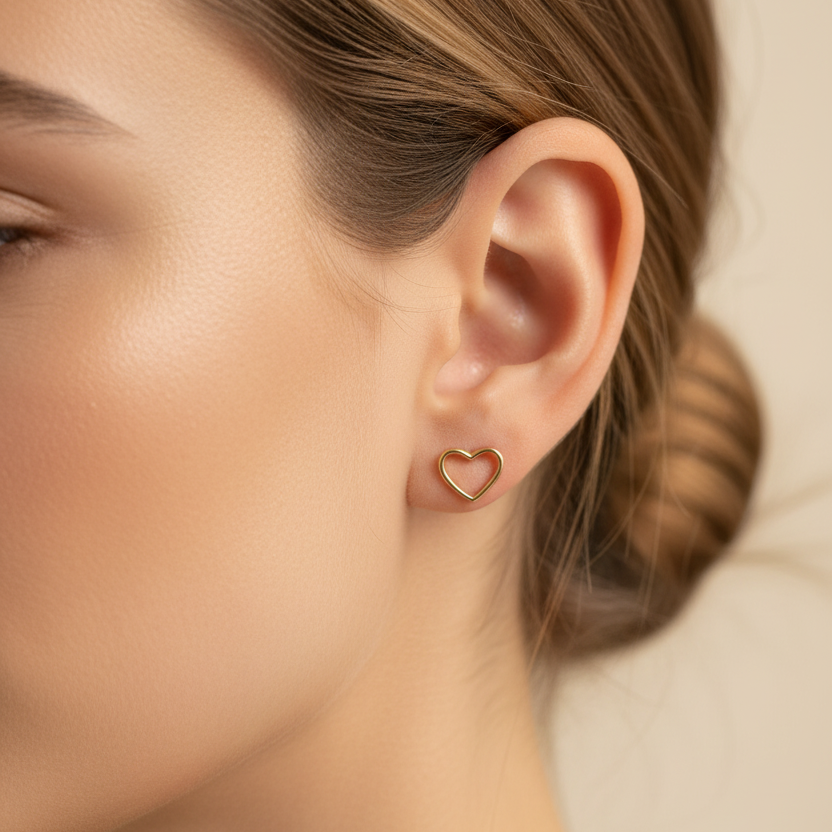 Arete corazón en oreja