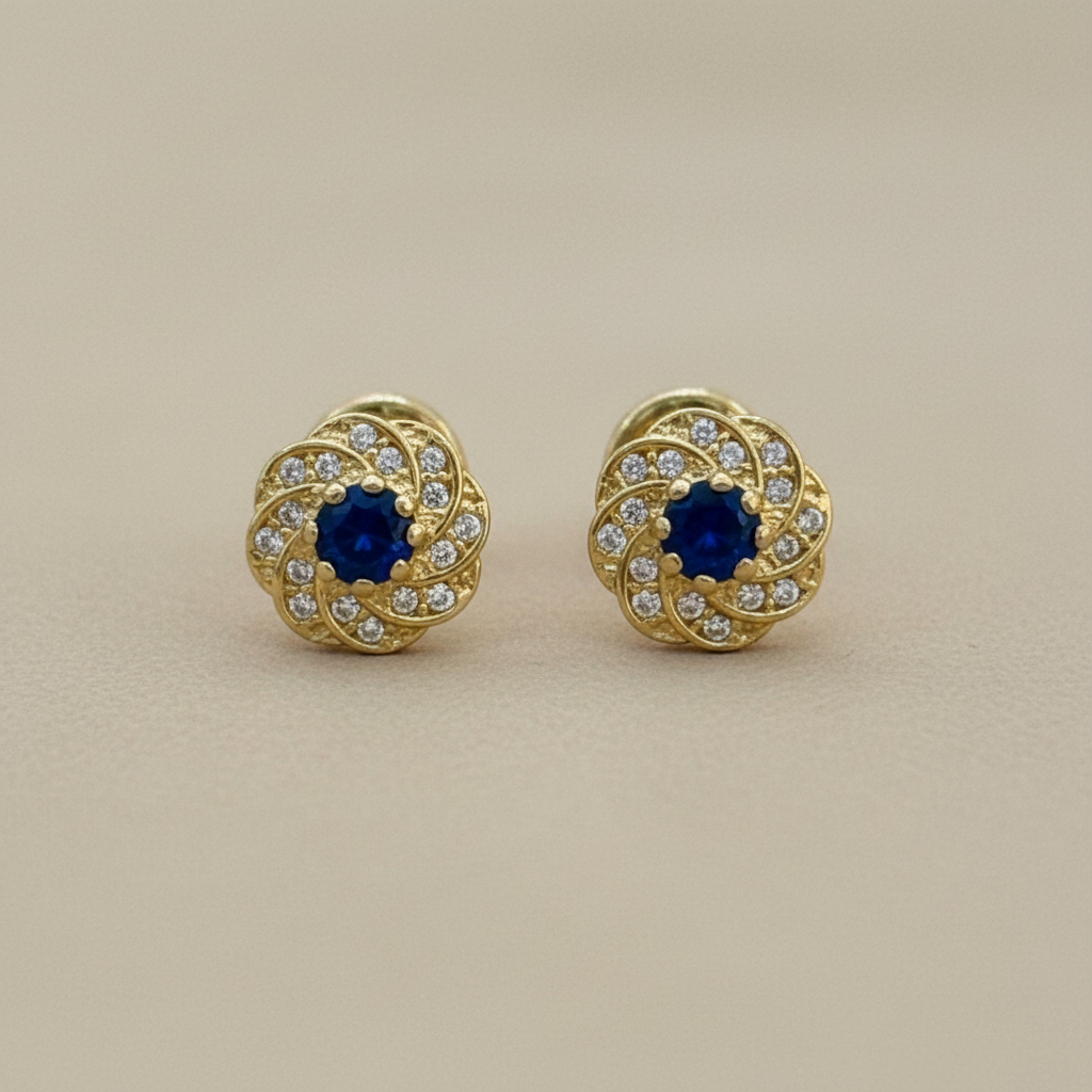 Aretes con zafiro de frente