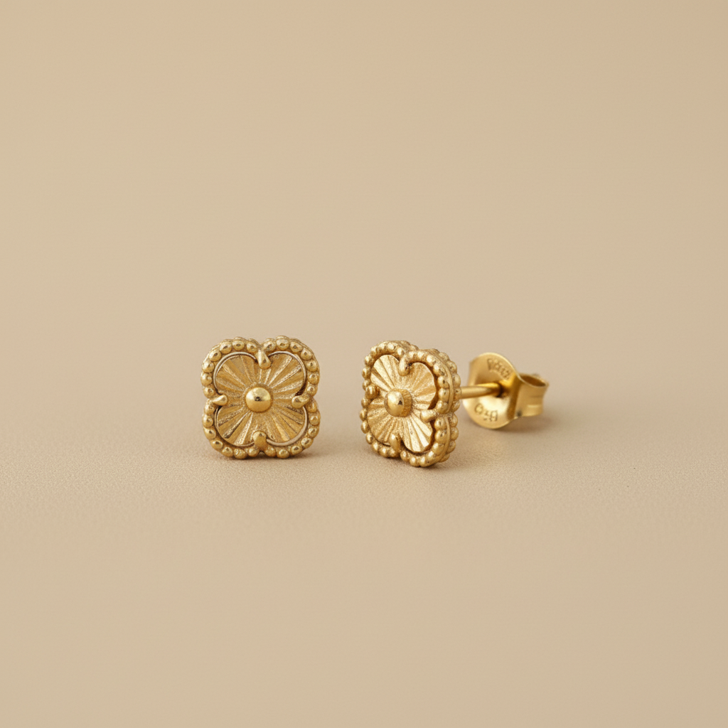 Aretes cuadrados florales fondo minimalista plano