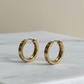 Aretes de aro con diseño grabado - catálogo
