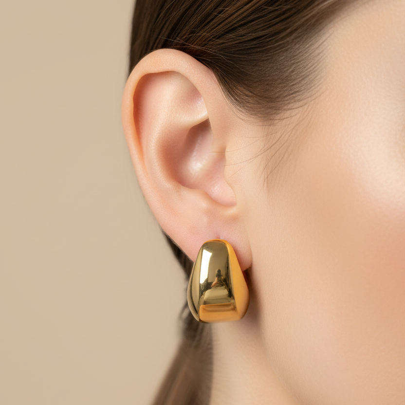 Aretes de oro tipo argolla gruesa - Pequeños en oreja