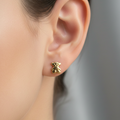 Aretes de osito en oro 18k en oreja adulto