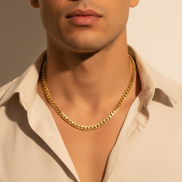 Cadena de oro tipo franco en modelo masculino