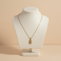Collar oro 18k cadena bolitas - exhibidor aesthetic minimalista