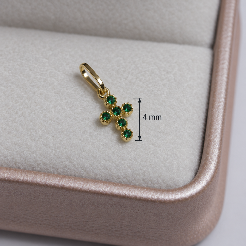 Dije de piedras verdes en su caja con guía de 4 mm
