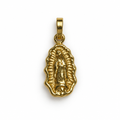 Dije dorado sobre fondo blanco