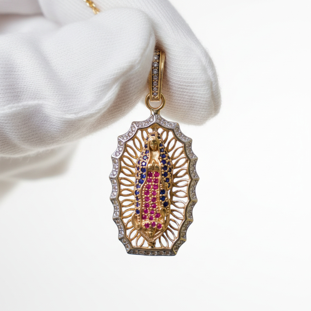 Dije Virgen de Guadalupe - foto mejorada