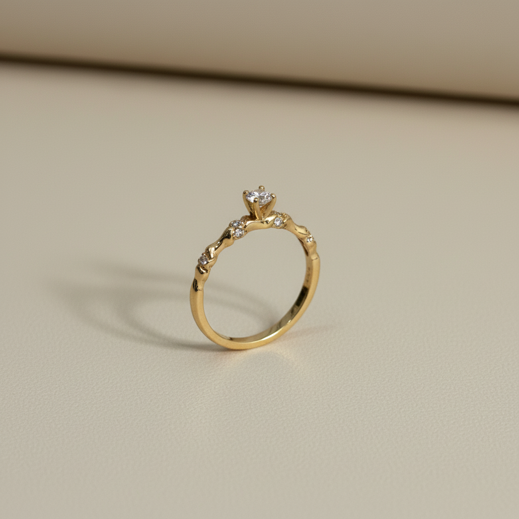 Foto de producto anillo fondo beige