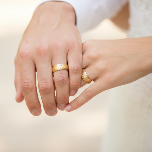 Pareja hombre y mujer con anillos ajustados