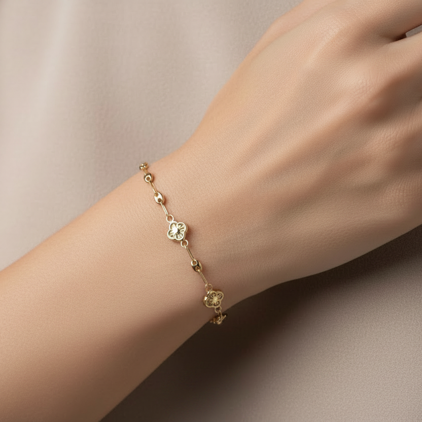Pulsera en mano elegante
