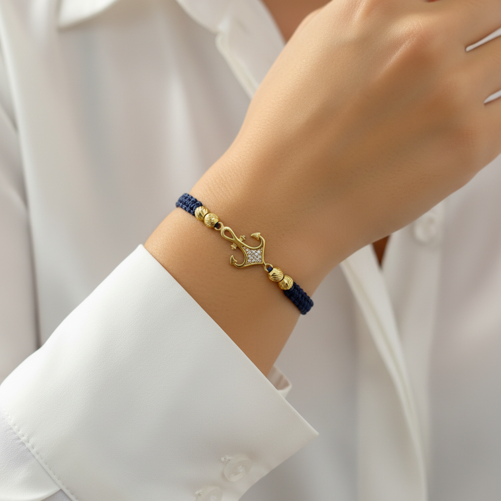 Pulsera tejida noe en mano
