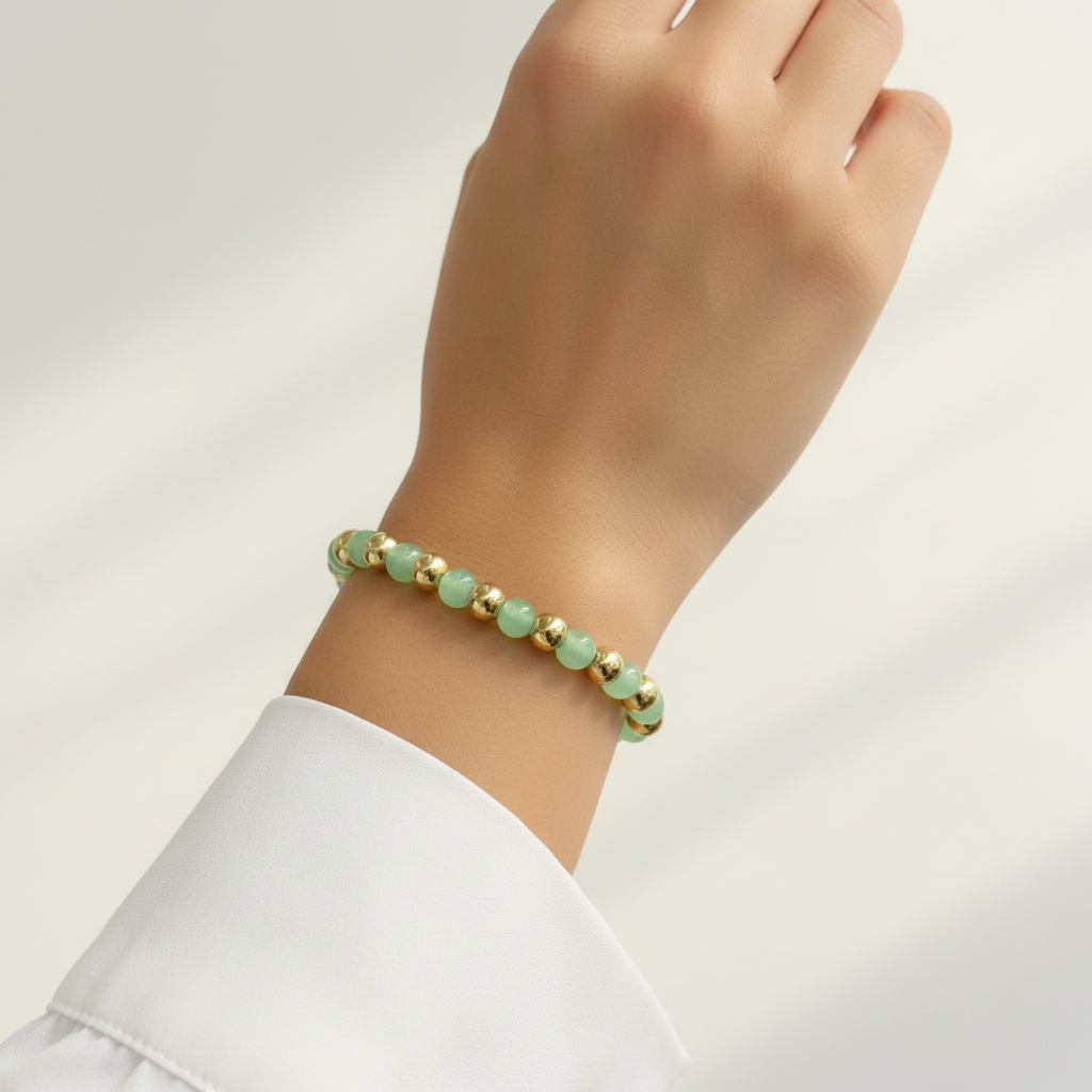 Pulsera tejida valiente en mano - más fiel